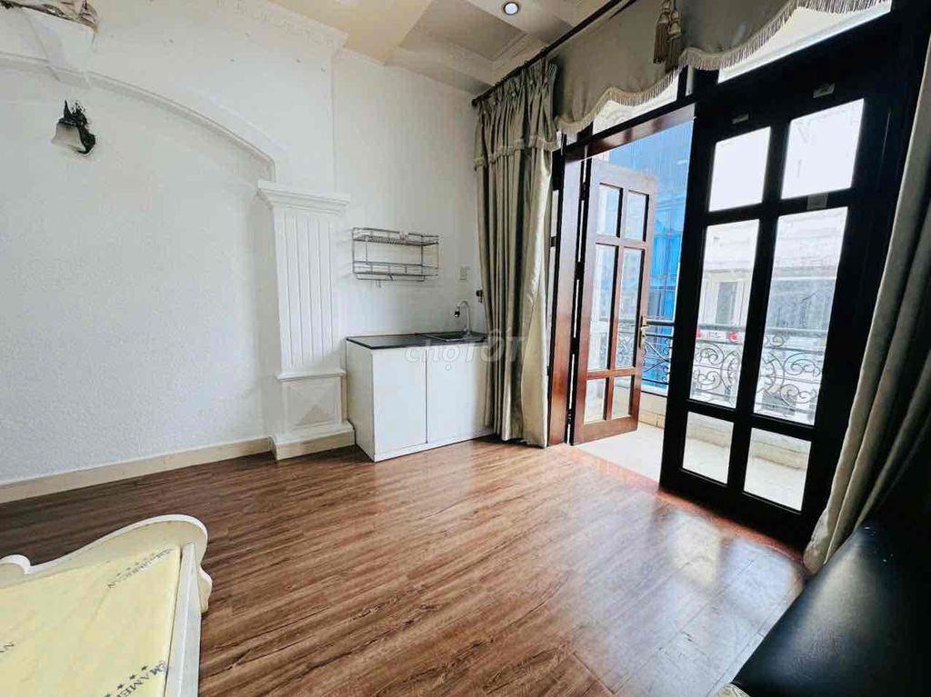 STUDIO - BAN CÔNG - Full nội thất