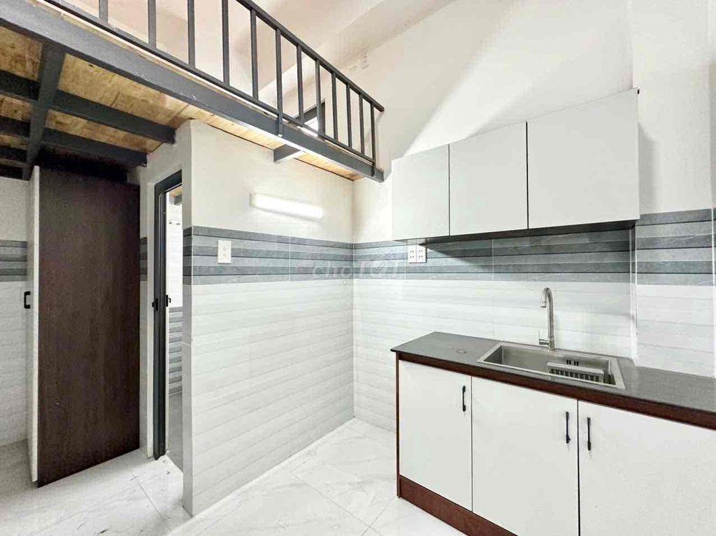Vị trí rất gần với trường ĐH NTT , PHÒNG RỘNG RÃI NỘI THẤT ĐẦY ĐỦ