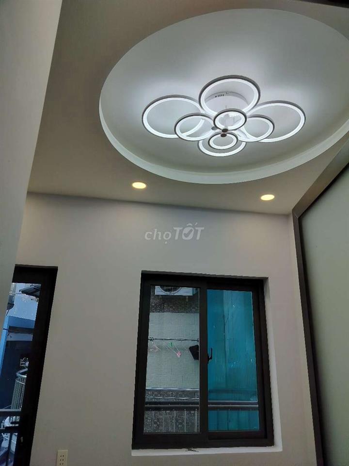 Nhà mới, gần văn phòng đăng ký đất đai