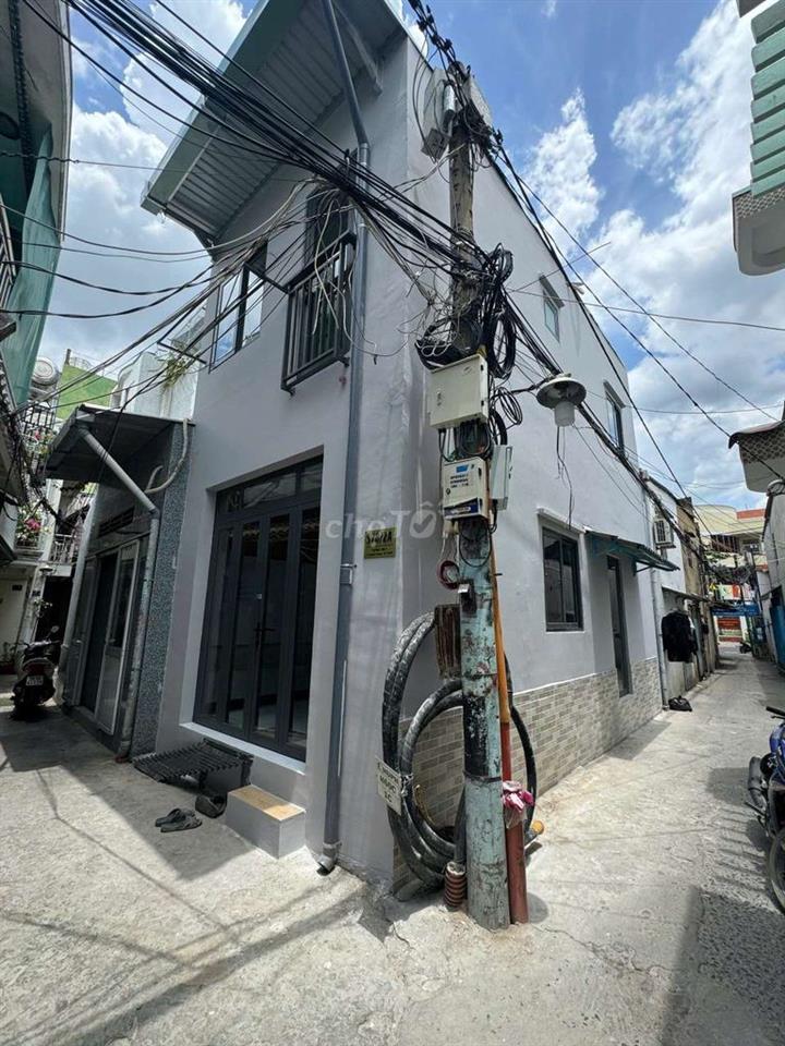 Nhà mới, gần văn phòng đăng ký đất đai