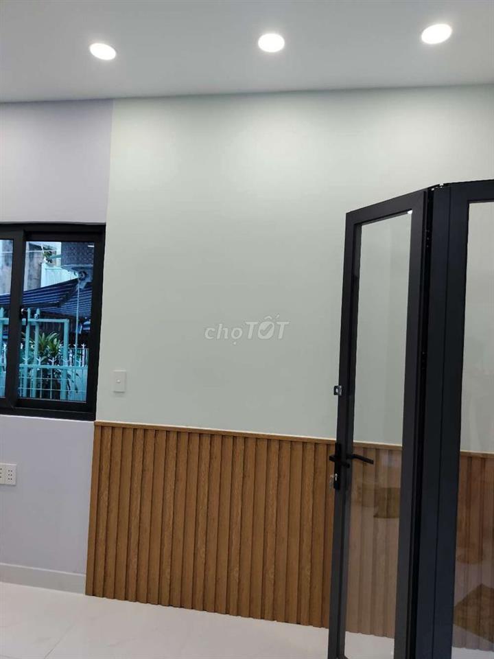 Nhà mới, gần văn phòng đăng ký đất đai