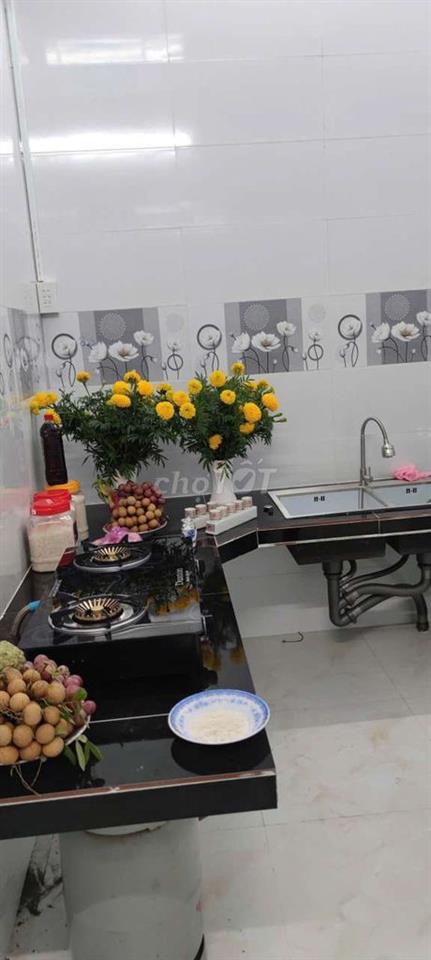 cần bán gấp căn nhà cấp 4 hẻm, đất trồng cây lâu năm 