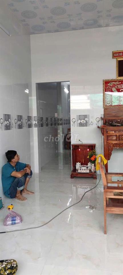 cần bán gấp căn nhà cấp 4 hẻm, đất trồng cây lâu năm 