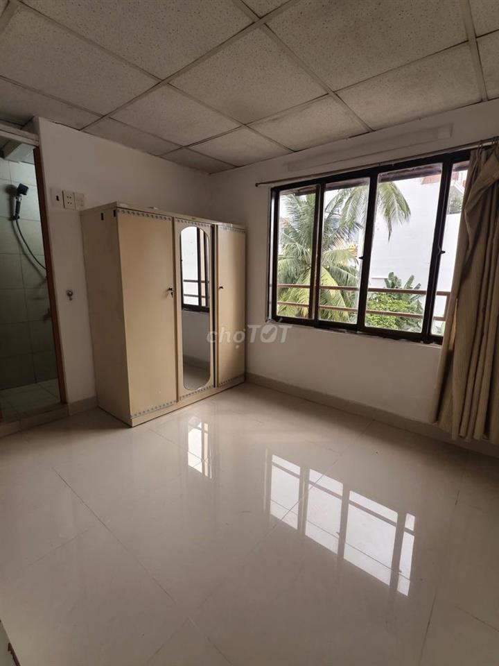 Nhà NC - Cách Mạng Tháng Tám 15m2 1 Trệt 3 lầu 3 Phòng Ngủ riêng