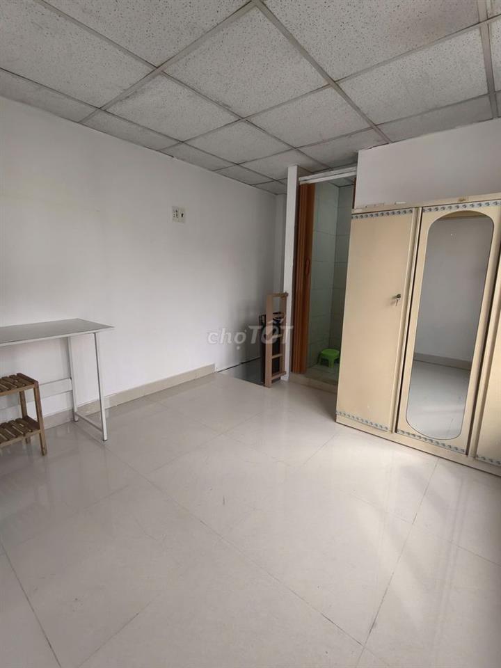 Nhà NC - Cách Mạng Tháng Tám 15m2 1 Trệt 3 lầu 3 Phòng Ngủ riêng