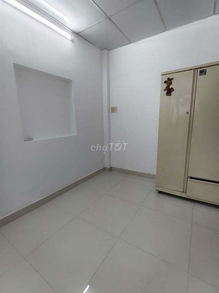 Nhà NC - Cách Mạng Tháng Tám 15m2 1 Trệt 3 lầu 3 Phòng Ngủ riêng