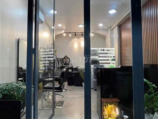 cần sang nhượng tiệm tóc vừa mở nhưg có việc gđ cần sang gấp