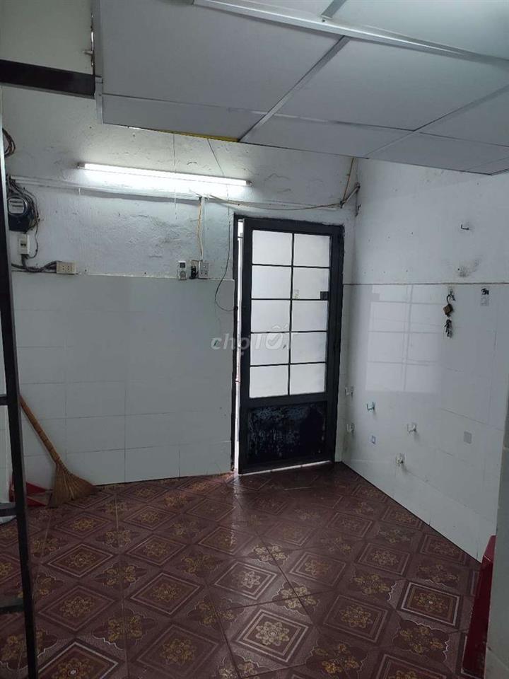 phòng lối đi riêng lạc long quân 