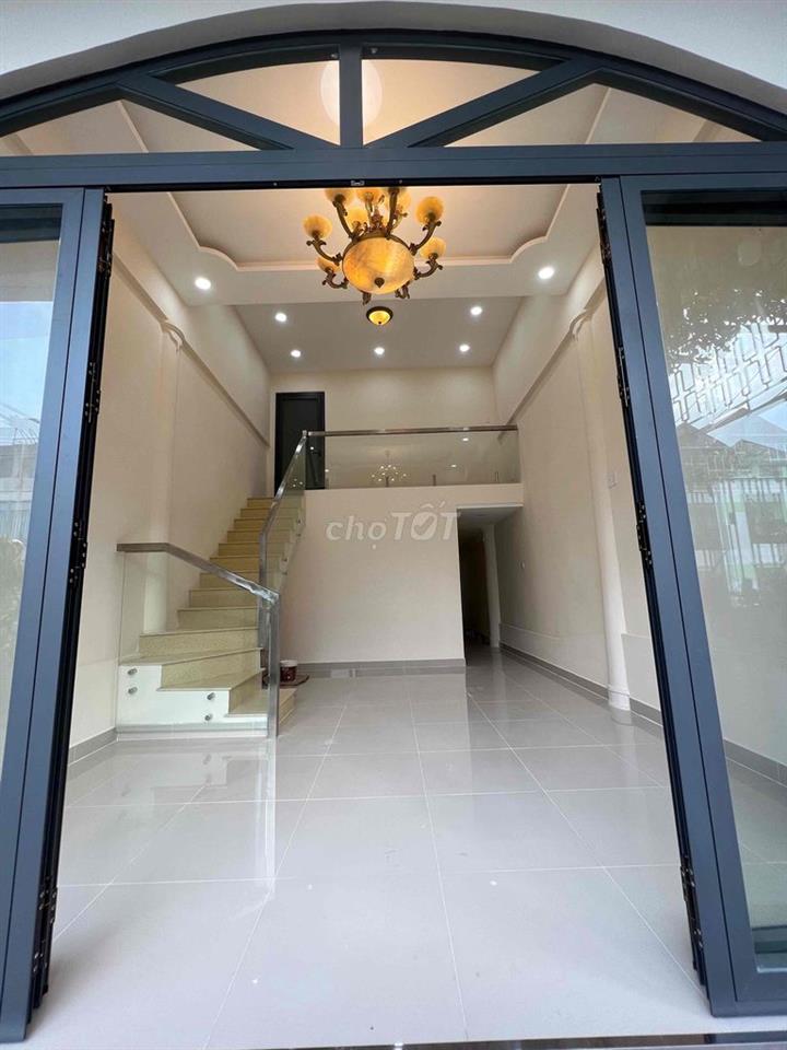 Bán Chung Cư Mặt Tiền Đường Nguyễn Công Trứ ( Quận 1 cũ)