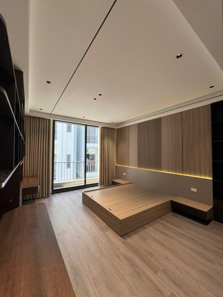 Siêu Phẩm Long Biên, Ô tô vào nhà, Thiết Kế đẹp, 50m x 6 tầng thang máy, Rá cực sốc.