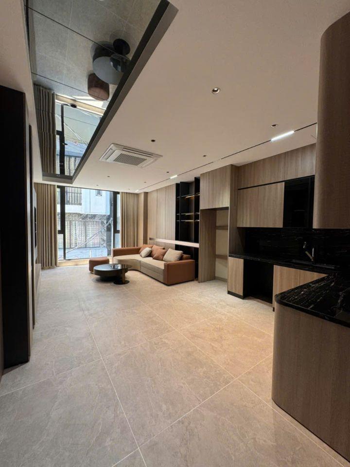 Siêu Phẩm Long Biên, Ô tô vào nhà, Thiết Kế đẹp, 50m x 6 tầng thang máy, Rá cực sốc.