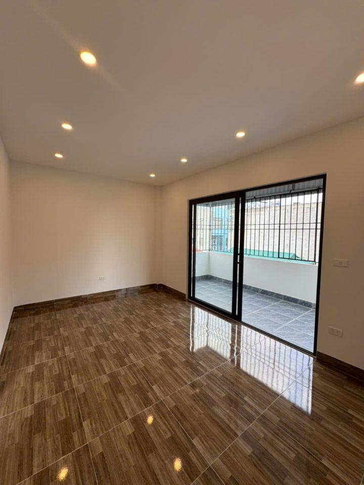 🏚️Bán Nhà Thạch Bàn - Long Biên, vài bước ra Ô tô, Gần 60m x 5 tầng thang máy, Rá 10 Tỉ xíu.