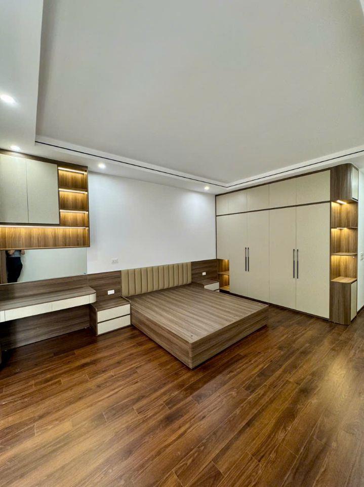 🏚️Bán Nhà Thạch Bàn - Long Biên, vài bước ra Ô tô, Gần 60m x 5 tầng thang máy, Rá 10 Tỉ xíu.