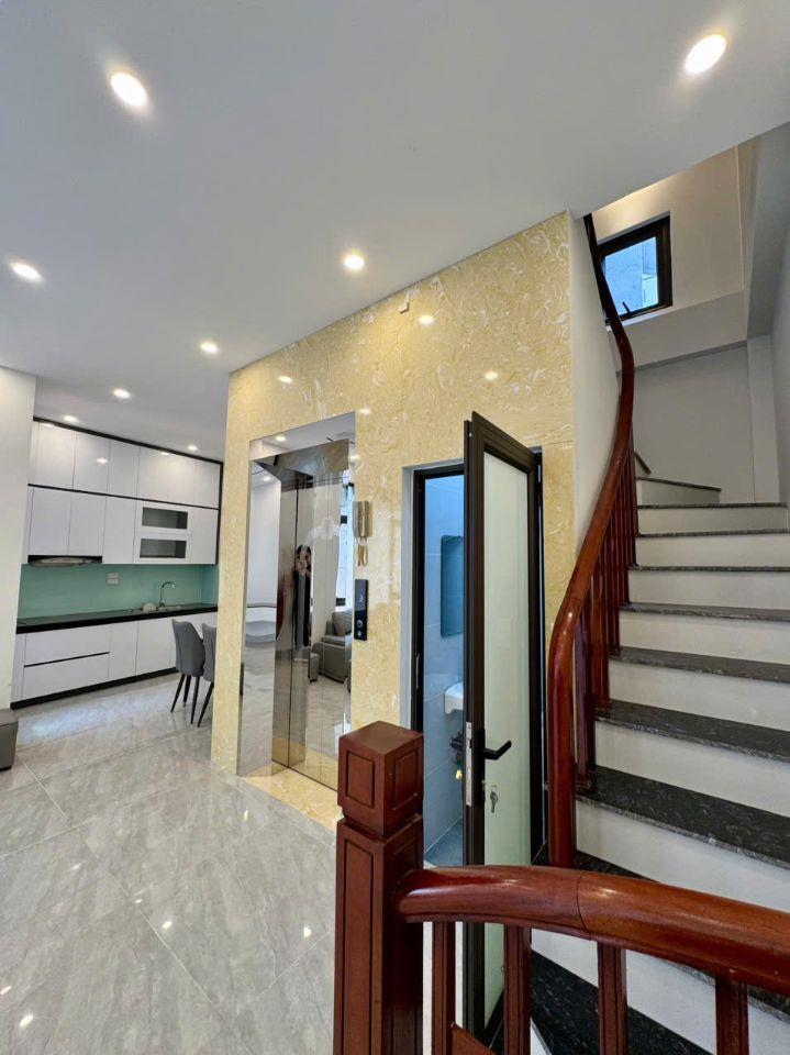 🏚️Bán Nhà Thạch Bàn - Long Biên, vài bước ra Ô tô, Gần 60m x 5 tầng thang máy, Rá 10 Tỉ xíu.