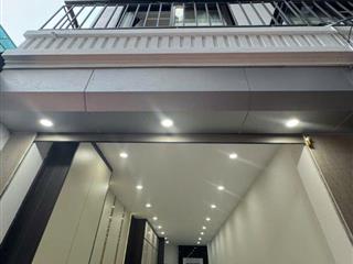 🏡 Hiếm, Nhỉnh 6 tỷ, Nhà Mới Gần 40M x 5 Tầng Thang Máy, tại Long Biên, Vài bước  Ra  Phố.