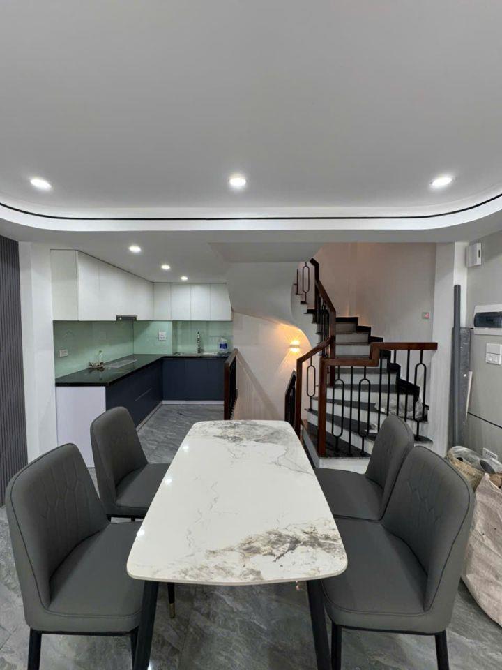 🏭 Hiếm, 5 tỉ xíu, Nhà mới 6 tầng Tại Long Biên, Thiết Kế Duplex Hiện đại Ngõ rộng thoáng