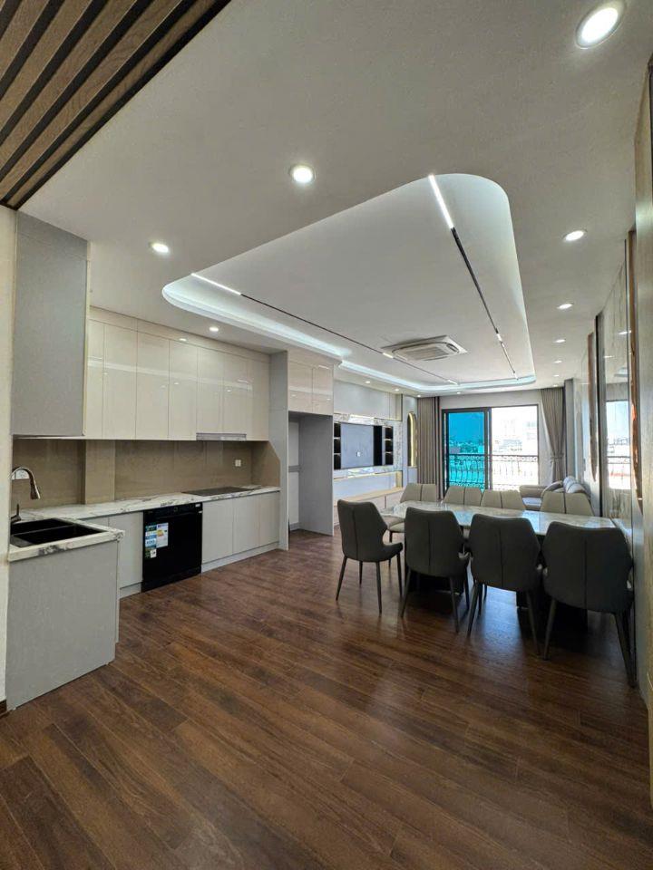 🏠Bán Nhà  Aeon Mall - Long Biên, 60m x 7 tầng thang máy, Gara 2 Ô tô, Thiết kế đẹp, rá rẻ