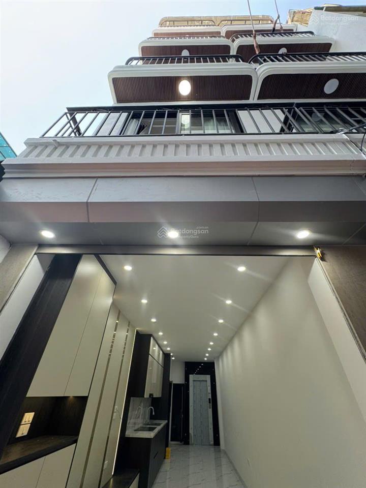 Hiếm, nhỉnh 6 tỷ nhà thang máy tại long biên, gần 40m2 x 5 tầng, vài bước chân ra mặt phố