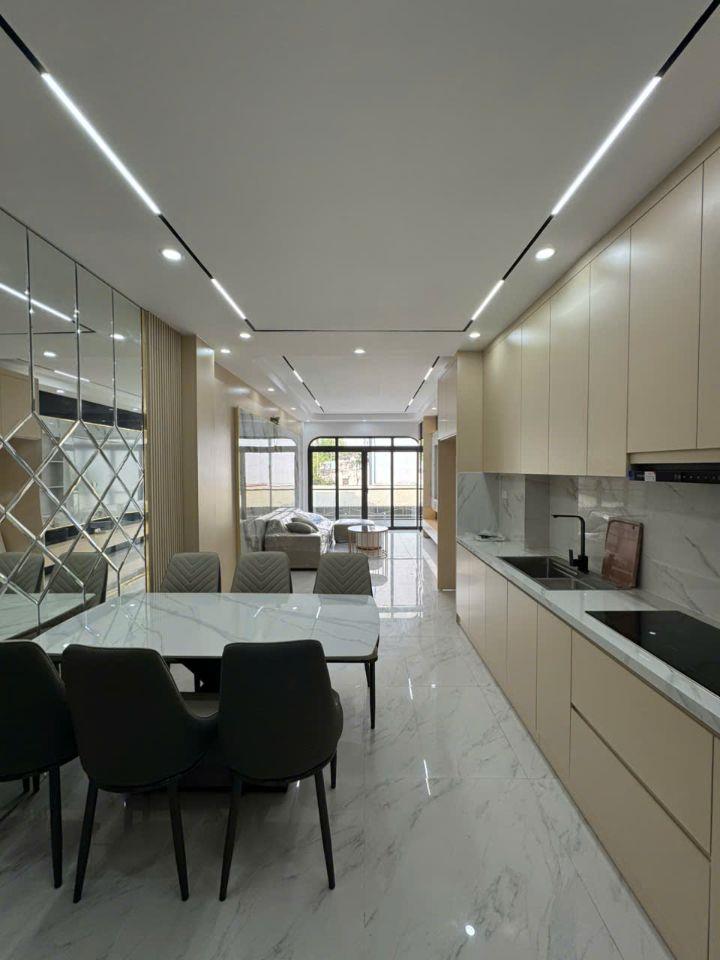 🏠Bán Nhà Gần Aeon Mall - Long Biên, 46m x 6 tầng thang máy, Ô tô Vào nhà, Giá 9 tỷ xíu