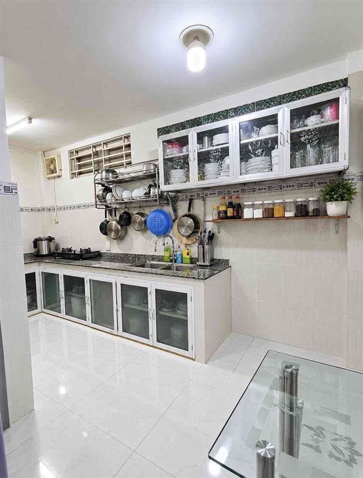 Bán nhà 215 Bông sao 3tỷ650