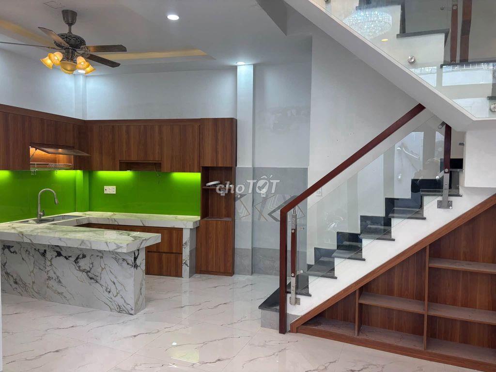 NHÀ MỚI TOANH - PHẠM HÙNG - hơn 5 nhẹ