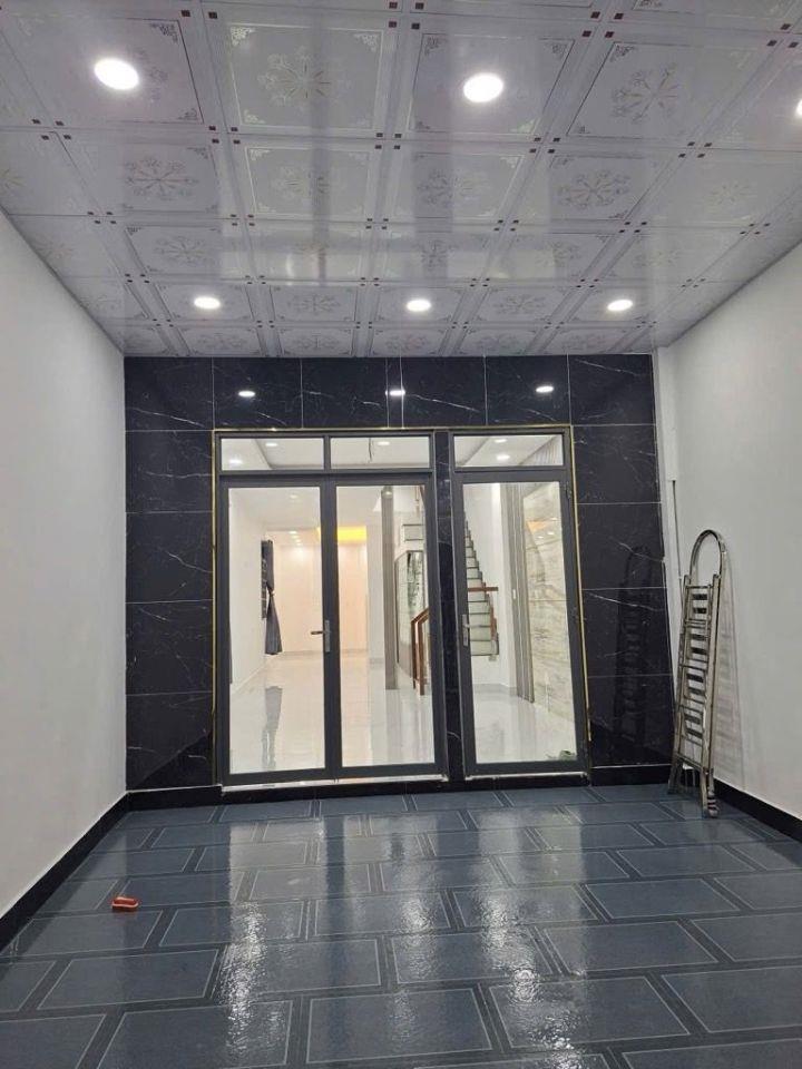 Cơ hội vàng sở hữu nhà mặt tiền Huỳnh Tấn Phát, cách TT Q7 5 phút, giá hạ chỉ 5 tỷ nhú