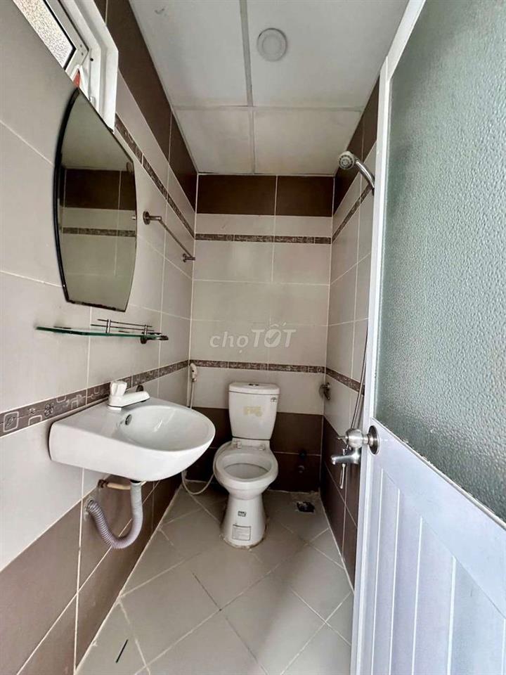 Chính chủ cho thuê nhà 4 tầng ngay đại học hutec