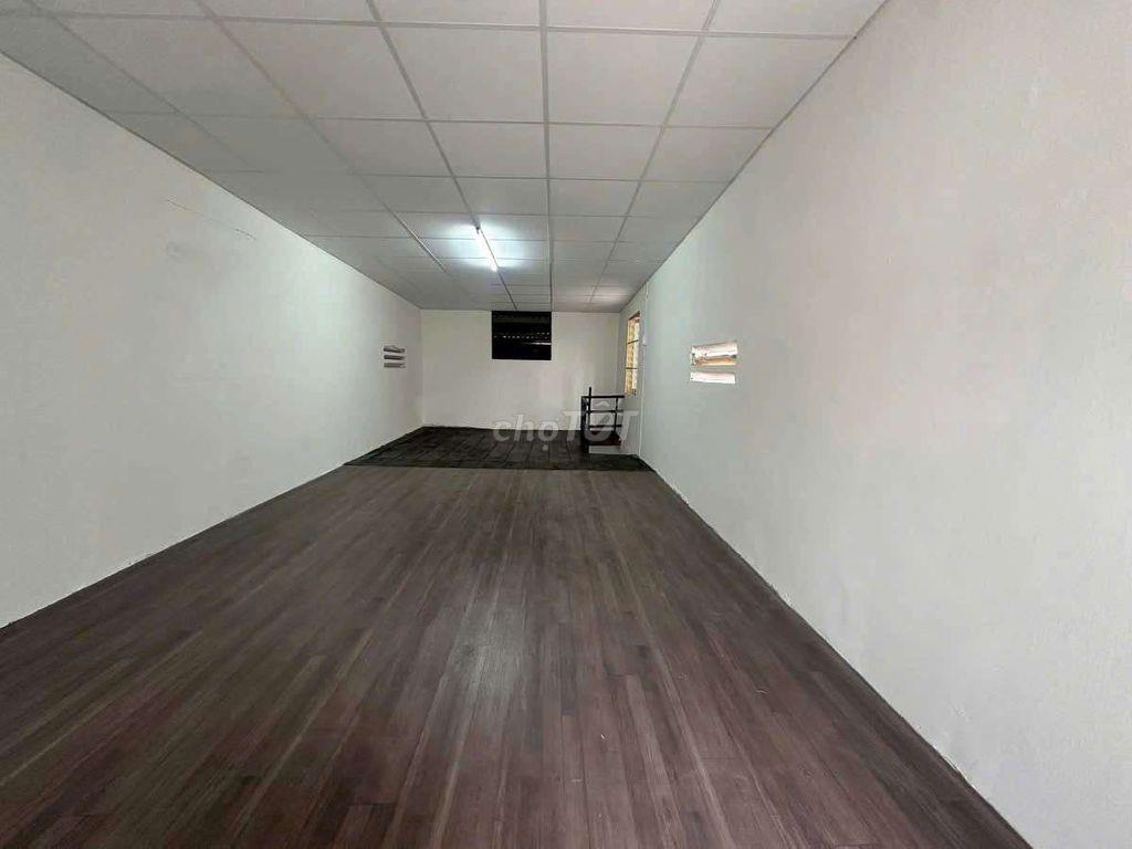 Chính chủ cho thuê nhà có sân vườn nhỏ ngay bình thạnh