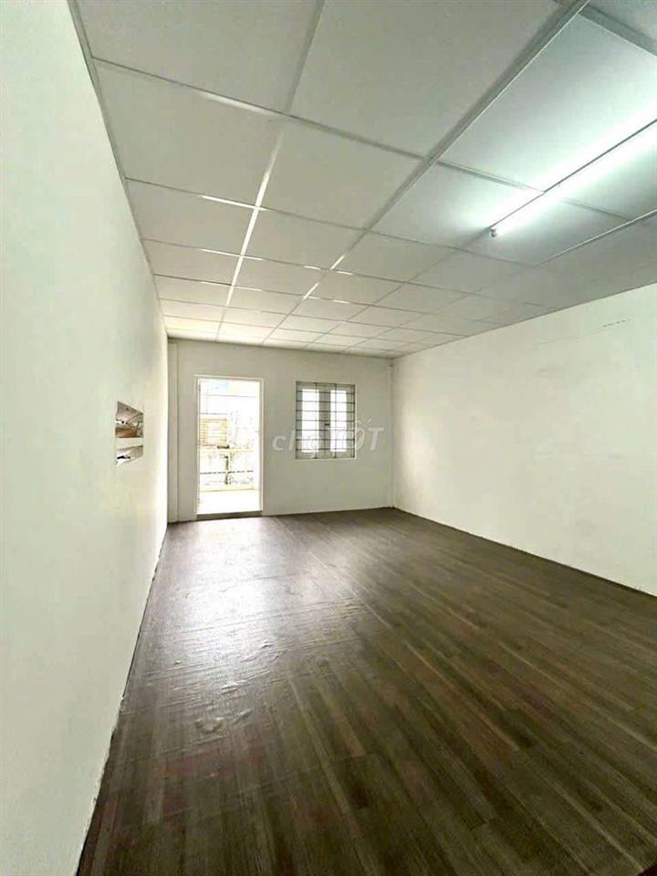 Chính chủ cho thuê nhà có sân vườn nhỏ ngay bình thạnh