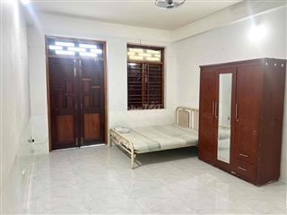 Cho thuê Phòng 30m2, ban công thoáng, gần ĐH Văn Lang 4.5 triệu ( thư