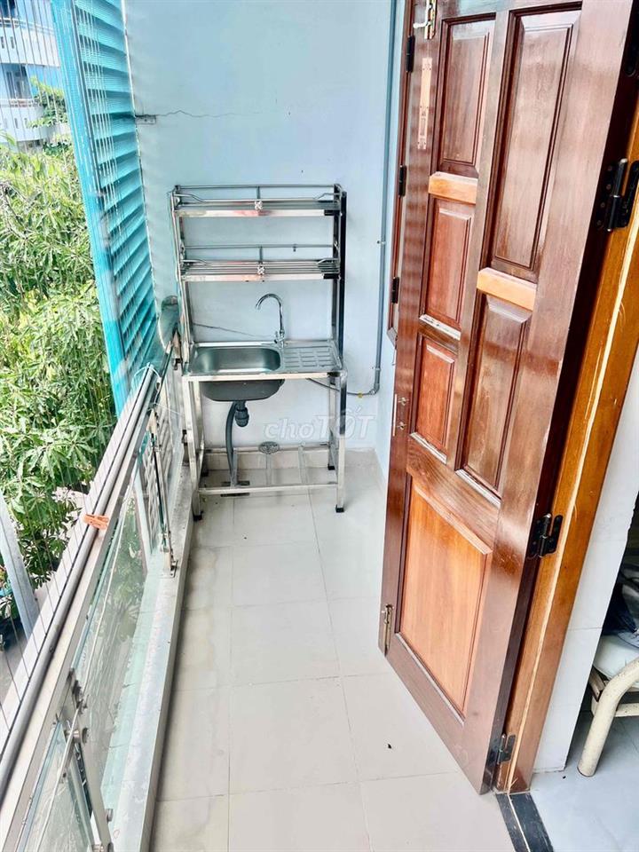 Cho thuê Phòng 30m2, ban công thoáng, gần ĐH Văn Lang 4.5 triệu ( thư