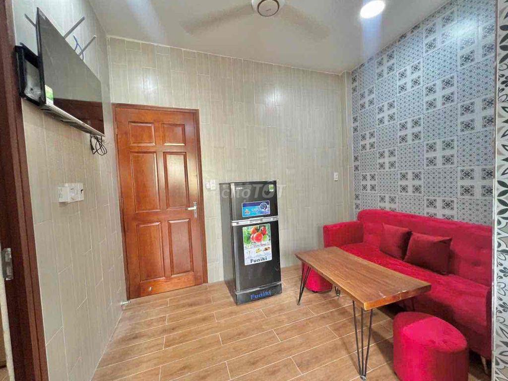 Căn Hộ 2PN Thang Máy Gần Ngã 4 Hàng Xanh, Giáp Quận 1 & Phú Nhuận