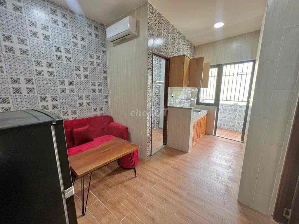 Căn Hộ 2PN Thang Máy Gần Ngã 4 Hàng Xanh, Giáp Quận 1 & Phú Nhuận