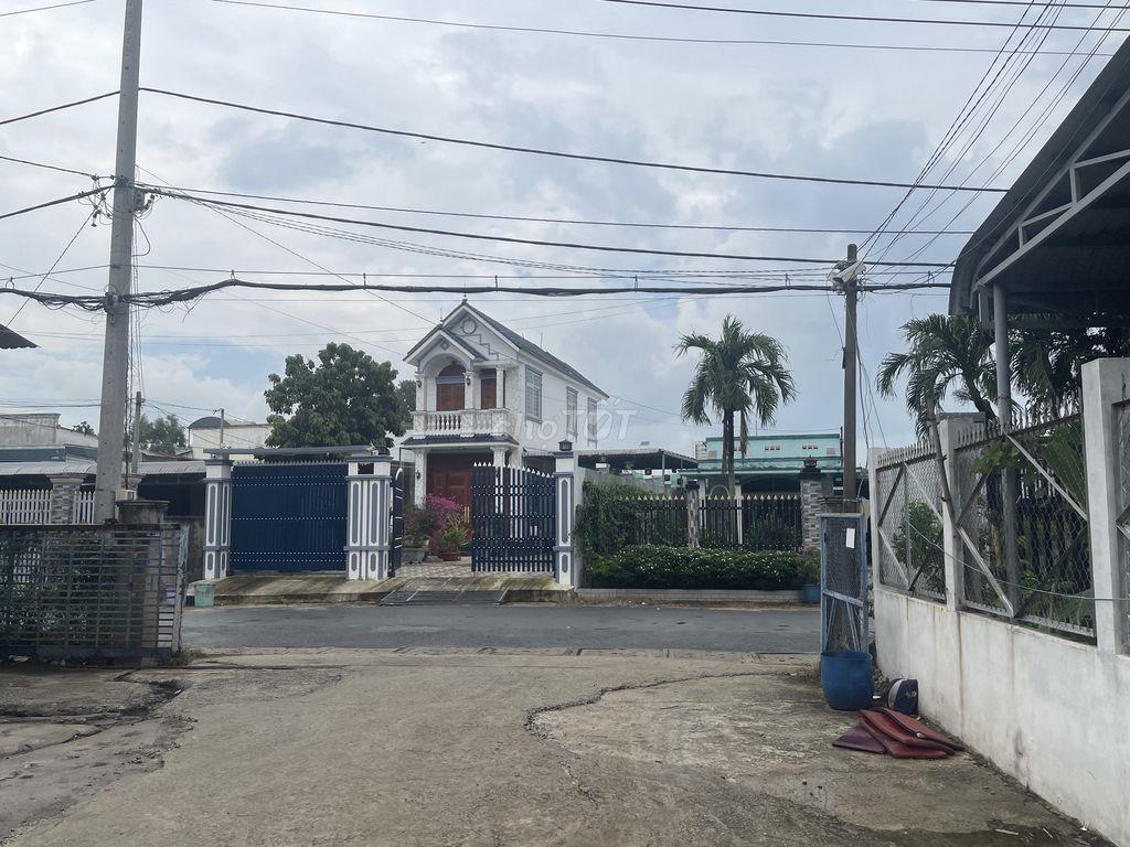 BIỆT THỰ MẶT TIỀN NGUYỄN THỊ LỪA NGỘP CẦN BÁN (SHR)