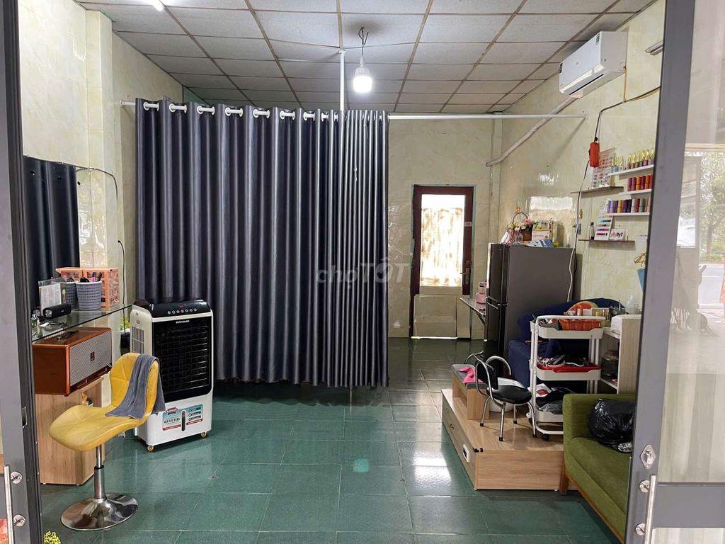 sang tiệm nail
