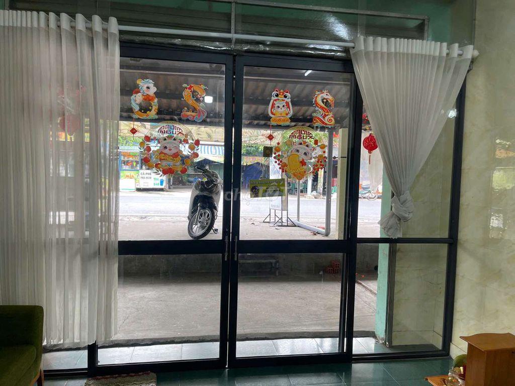 sang tiệm nail
