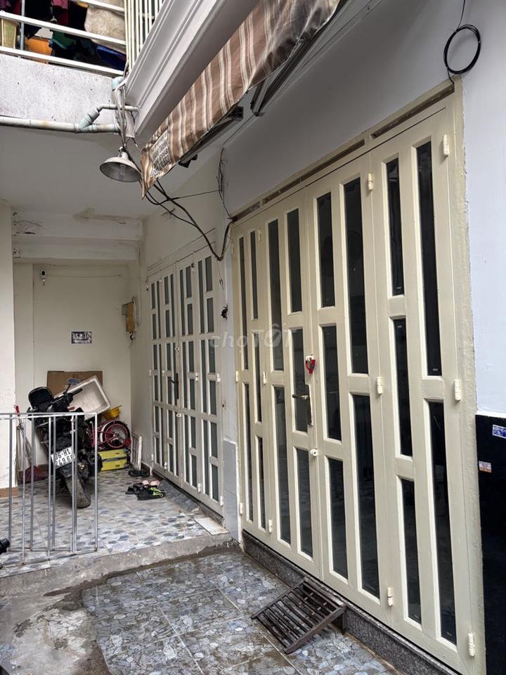 Nhà chính chủ