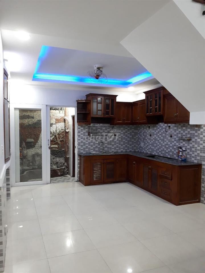 Cho thuê nhà nguyên căn 4PN, đường Phan Huy Ích, P12, Q.Gò Vấp, TpHCM.