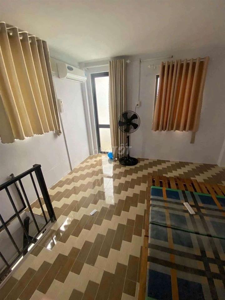 Mặt bằng mặt tiền Phan Huy Ích 4x8m gác đúc có máy lạnh buôn bán tốt
