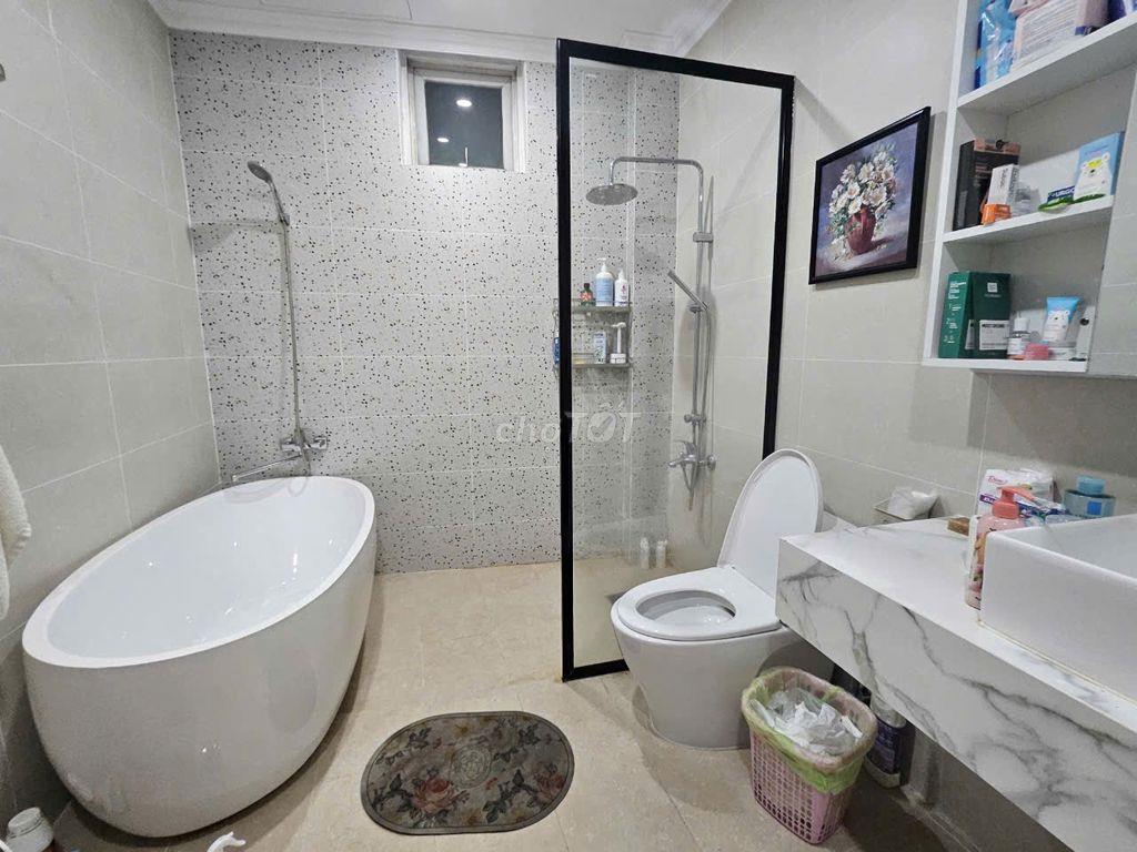 Cần bán Penthouse Him Lam Riverside Q7, 220m2 4pn 3wc chào bán 17tỷ2.
