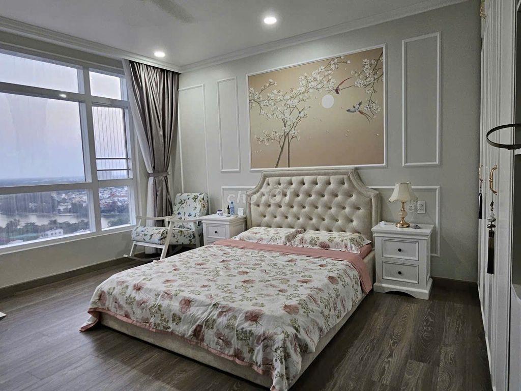Cần bán Penthouse Him Lam Riverside Q7, 220m2 4pn 3wc chào bán 17tỷ2.