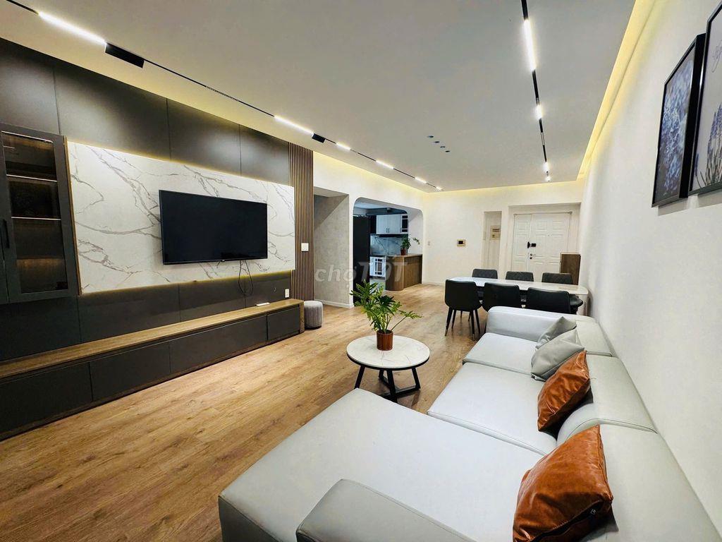 Cho thuê căn hộ Gardencourt 1, PMH Q7. 3PN 147m2 full nt giá 42 tr/th.