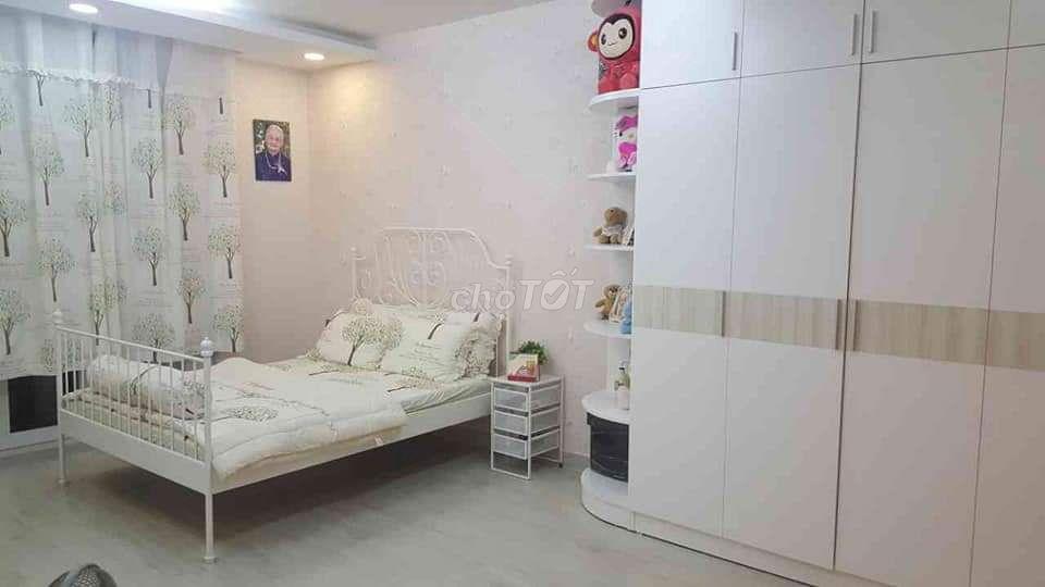 Bán căn hộ chung cư Central Garden, Q1,  83m2, 2PN, 2WC, 5.5 tỷ