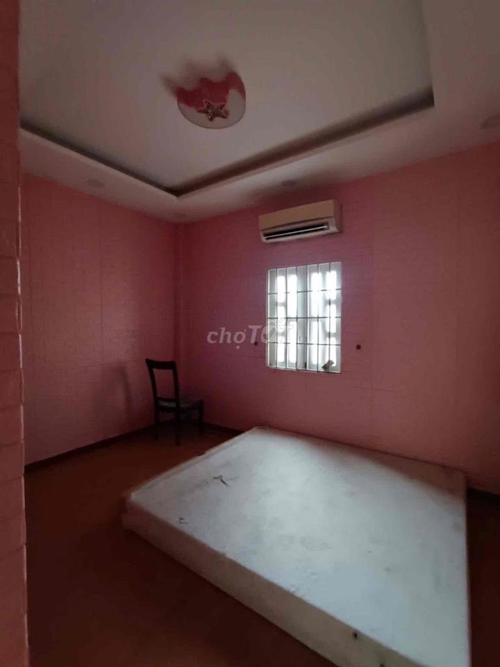 Cho thuê nhà nguyên căn Lý Chiêu Hoàng , cư xá Phú Lâm D quận 6.  Phía