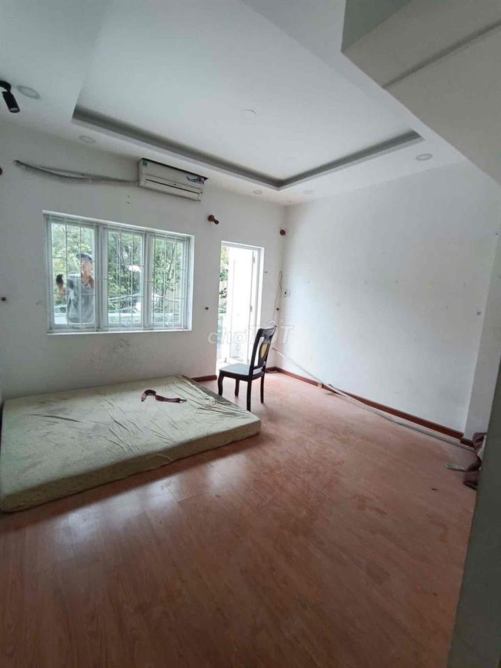 Cho thuê nhà nguyên căn Lý Chiêu Hoàng , cư xá Phú Lâm D quận 6.  Phía