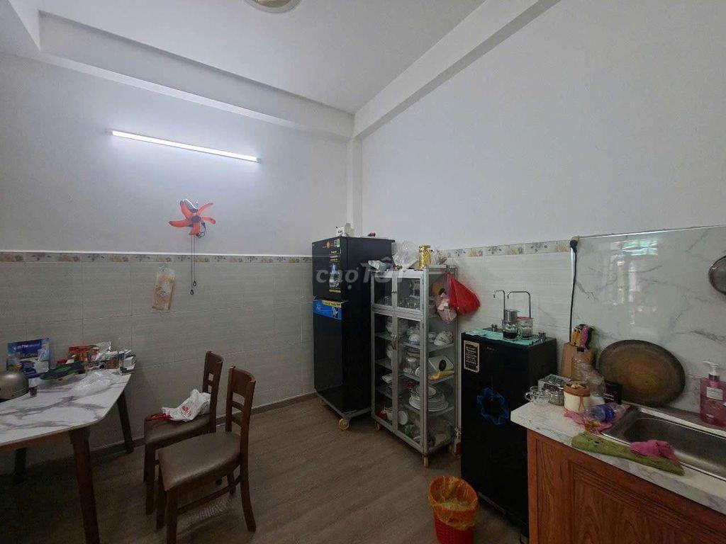 Hiếm Tân Bình - Ngang 5m - 50m2 - 3 tầng - Nhà còn mới - 5 tỷ - 