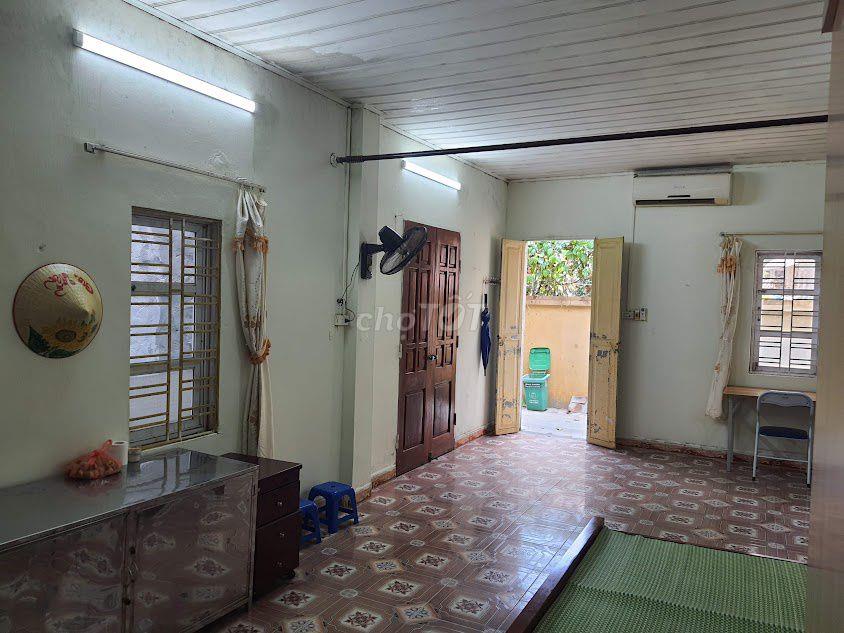 Cho thuê nhà cấp 4, diện tích 50 m2 ở Lai Xá, nhà ở riêng biệt