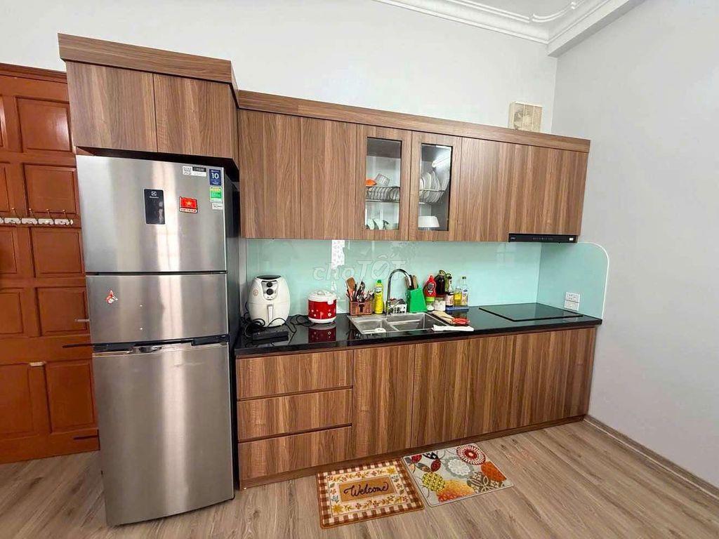 Cho thuê tầng 2 nhà số 261 Phố Ngọc Lâm