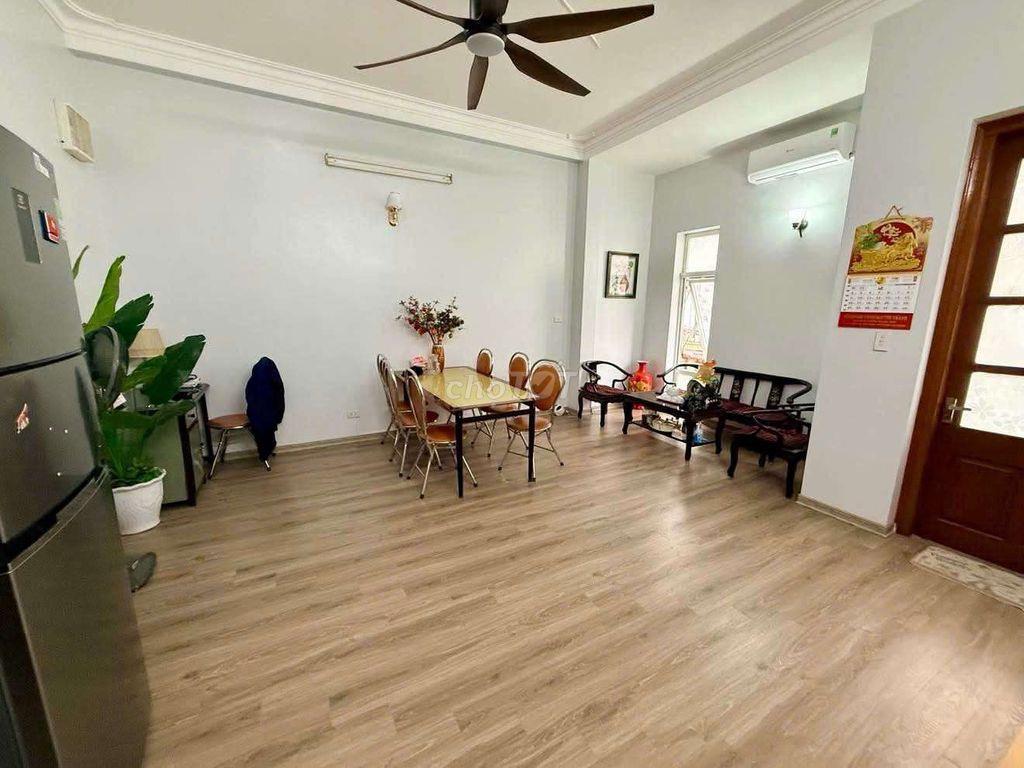 Cho thuê tầng 2 nhà số 261 Phố Ngọc Lâm