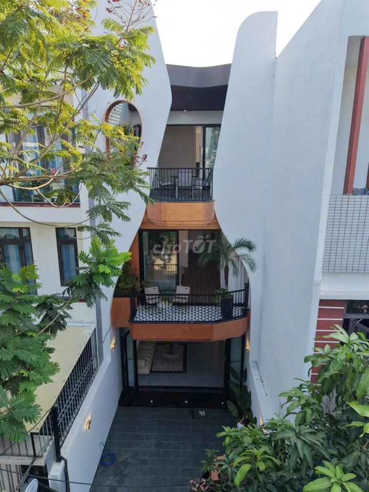 BÁN NHÀ 3 TẦNG ĐƯỜNG HUỲNH NGỌC ĐỦ,HÒA XUÂN FULL NỘI THÂT